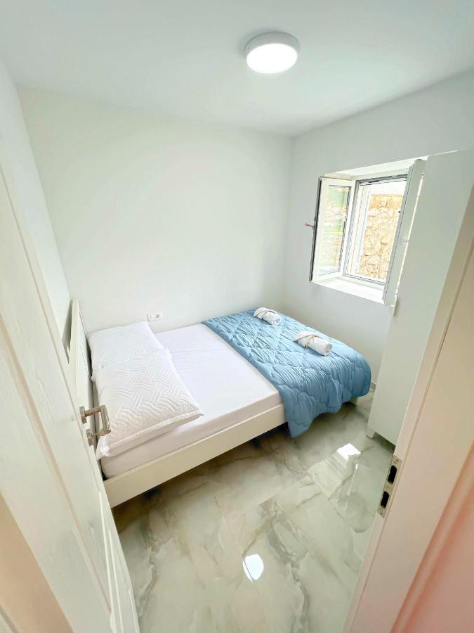 Apartman Laura 米利尼 外观 照片